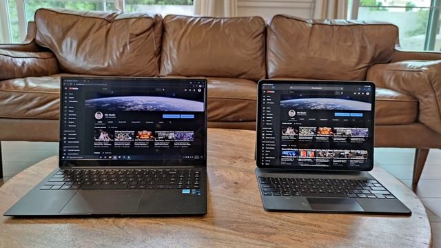 Samsung Galaxy Book Pro AMOLED vs Apple 12.9" iPad Pro mini-LED | Battle of Awesome Displays 2021 смотреть онлайн