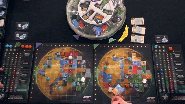 DGA Plays Board Games: Planet Unknown - Deluxe Edition смотреть онлайн