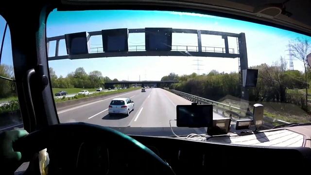 Напряжённая неделя, борьба с расходом, первый полёт на самолёте и ностальгия смотреть онлайн