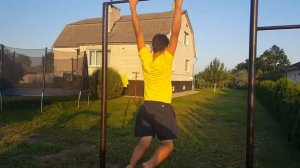 Мальчик в 12 лет ставит свой первый первый рекорд по подтягиванию.Пацан подтягиваться как взрослый.