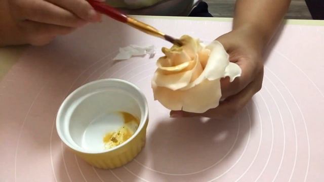 Cake idea//golden drops//lace and Rose cake idea