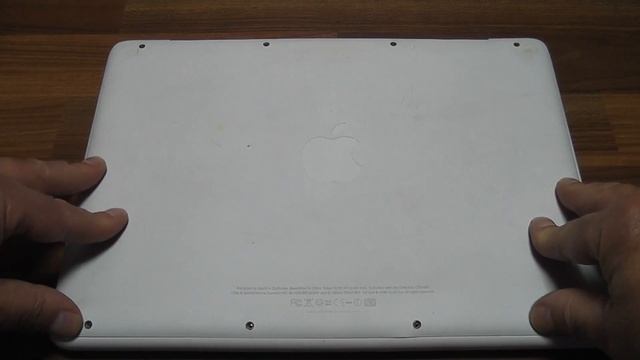 How to Easily Replace an Apple MacBook Battery Yourself смотреть онлайн