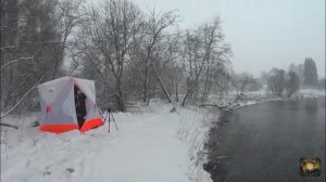 Весенняя рыбалка на донки и фидер на малой реке в снегопад, ловим плотву и Ельца, Crazy fishing,