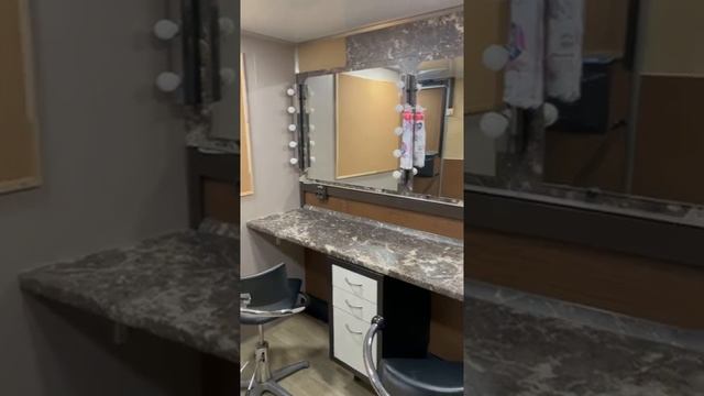 Kamaz Ajokki. Гримёрный комплекс для кинопроизводства и event индустрии. Make up & hair trailer. смотреть онлайн