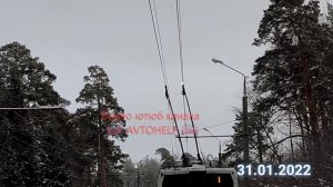 Троллейбус жестоко искрил - неисправен или просто лёд на проводах? 31 января 2022 г.