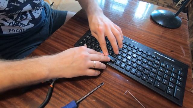 Ремонт клавиатуры за 2 минуты - залипает пробел смотреть онлайн