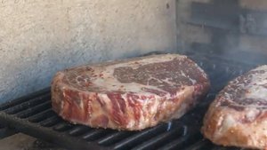 Стейк рибай на углях! Готовим разные прожарки и вкуснейший соус