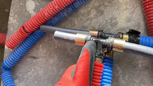 Как заменить отопление в квартире. Замена радиаторов от застройщика. Подключение радиаторов из стен смотреть онлайн