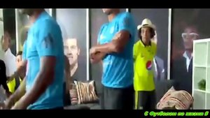 ПРАНК Роналдиньо переоделся в охранника.