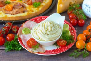 КАК ПРИГОТОВИТЬ СЛИВОЧНЫЙ СОУС ДЛЯ ПИЦЦЫ