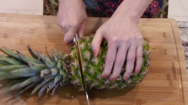 Easiest Way to Cut A Pineapple and No Waste - 3 Ways 切割菠萝减少浪费 смотреть онлайн