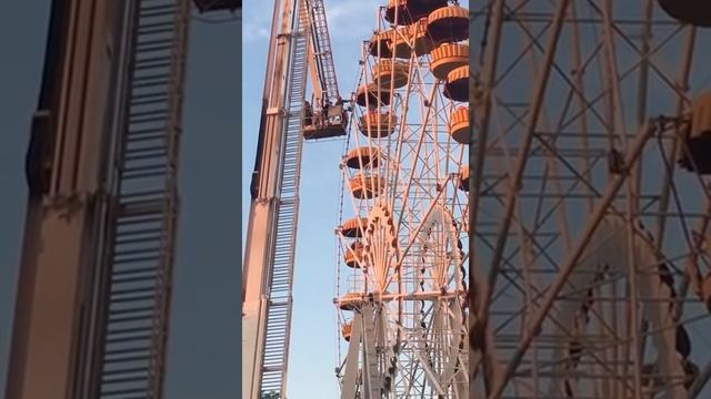 Колесо обозрения остановилось в Уральске