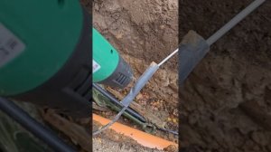 Греющий кабель для водопровода.