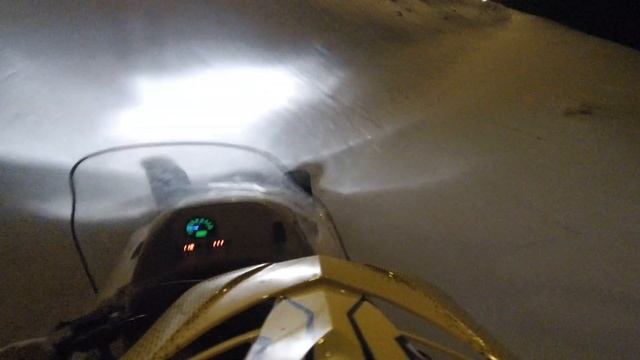 Вечерний прохват на снегоходе Тайга Варяг 550 смотреть онлайн