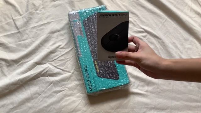 ? unboxing ipad accessories | ipad pro 2020 смотреть онлайн