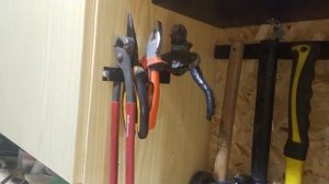 ВЕРСТАК из поддонов! Простая система хранения инструмента!