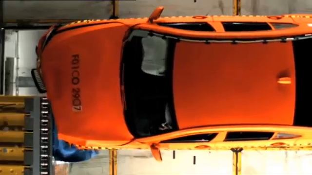 BMW 7 Series F01 Crash Test by BMW смотреть онлайн