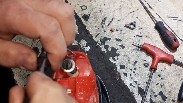 лобзик Einhell ремонт пилкодержателя за 40 гривен. смотреть онлайн