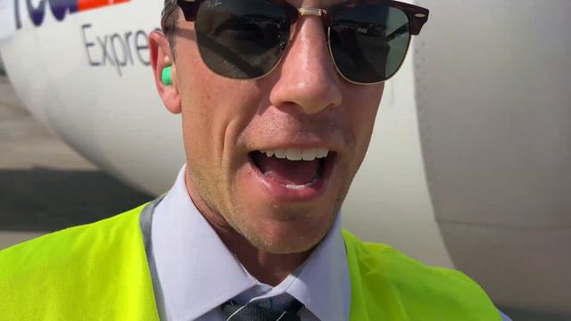 Airline Pilot Trip | Day in the Life смотреть онлайн