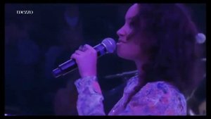 Майра Андраде (Mayra Andrade). Isolada