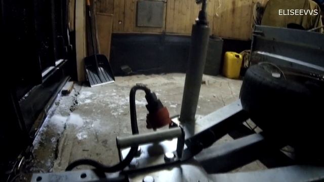 выравниваю по горизонтали легковой прицеп ЭКСПЕДИЦИЯ УНИВЕРСАЛ относительно тягача РЕНО ДАСТЕР смотреть онлайн