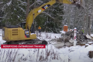 Латвия демонтировала курган Дружбы на границе с Беларусью