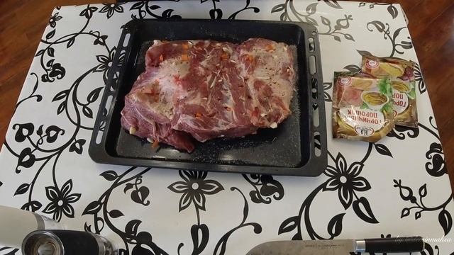 Свинина в духовке большой кусок. Свинина в горчичном порошке, простой рецепт.