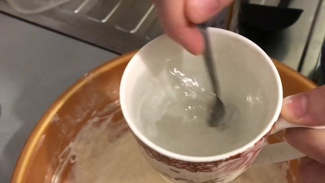 Очень вкусные блины на кефире . Пышные блинчики с дырочками