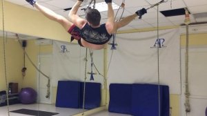 ПОВЕСИЛИ ЗА НОГИ