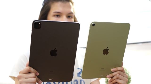 2020 iPAD AIR 4 UNBOXING (COMPARISON TO THE NEW IPAD PRO)