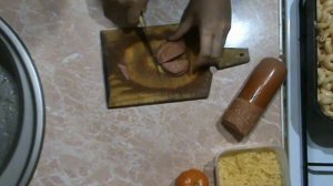 Макаронная запеканка с колбасой и овощами