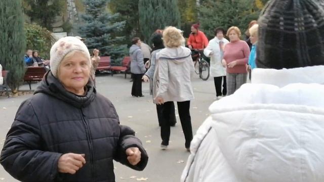 Вишенка черешенка Танцы в парке Горького Харьков Октябрь 2021