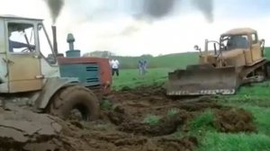 Ниссан Патрол застрял, вытаскивали тракторами