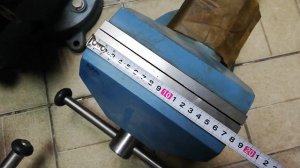 Тиски слесарные с ручным приводом глазовский завод Металлист