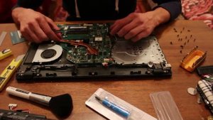 Ноут Acer E15 E5-573G-3050. Разборка и замена термопасты.
