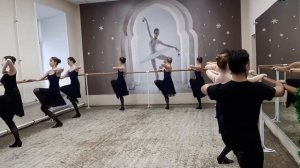 Батман фондю и батман девлюпе в якутском характере.