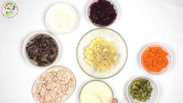 Cалат с куриным филе, свеклой и грибами