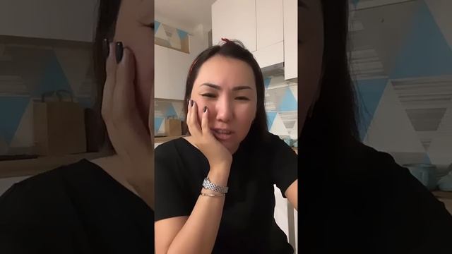 НЕГЕ ӘЙЕЛ ӨЗІН СЫЛАМАЙТЫН ЕРКЕКПЕН ӨМІР СҮРЕДІ?? | «Түнгі шәй» | Роза Аширбаева смотреть онлайн