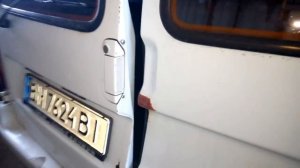 Volkswagen Caddy покрытие порогов гравитексом