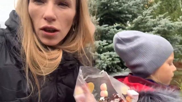 Школьная ярмарка Влог/ Продали почти все сладости ?/ Считаем деньги сколько заработали/ Влог смотреть онлайн