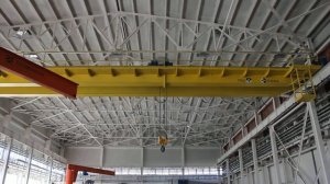 Мостовой кран с частотным приводом управления