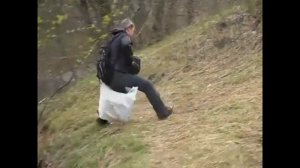 нормально так бомжи падают) прикольно (бонус! алкаши падают)