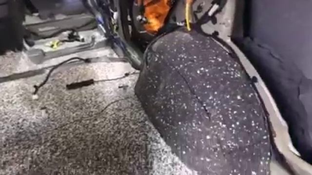 Получаем гарантированное улучшение комфорта в салоне Хендай Санта Фе при помощи шумки. смотреть онлайн