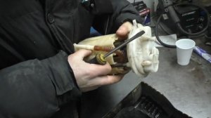 Приора не заводится. Откуда в баке лёд?