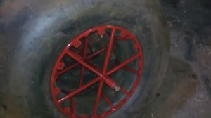 Простой снегоход каракат своими руками 8. Покраска и колесо.