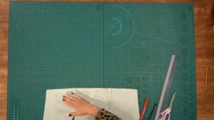 Платье с имитацией запаха и интересным принтом. Моделирование, раскрой и первая примерка.mp4