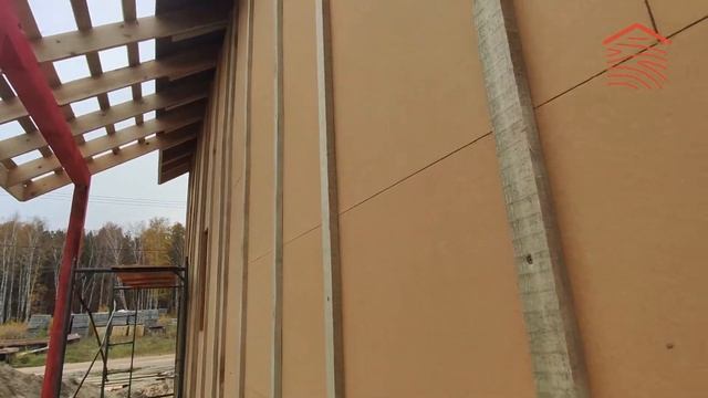 Каркасный дом со вторым светом и витражным остеклением.
