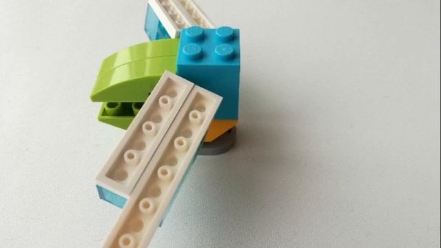 Попугай LEGO WeDo 2.0 схема сборки смотреть онлайн