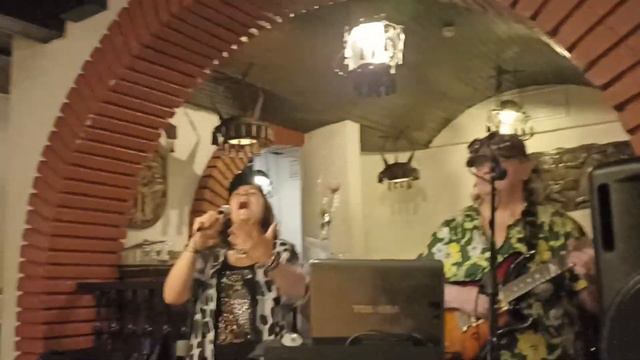 "Show must go on" - Дуэт "Акцент" Санкт-Петербург смотреть онлайн