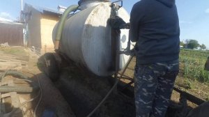 Новое приспособление для выкачки навоза.